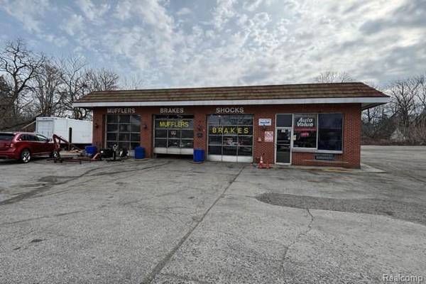 4545 S Wayne RD, Wayne, MI 48184