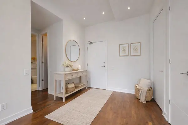 66 Portland ST #802, Toronto C01, ON M5V 2M6