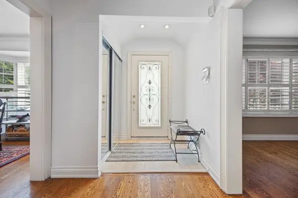 26 Forest Ridge DR, Toronto C04, ON M6B 1H3