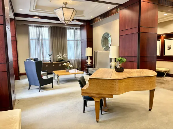 35 Balmuto ST #2102, Toronto C01, ON M4Y 0A3