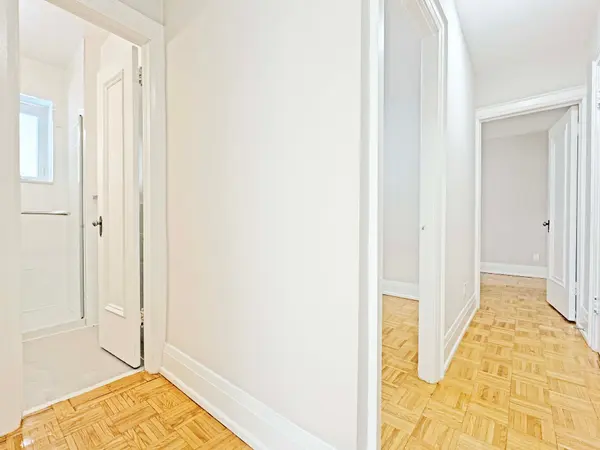 394 Avenue RD #308, Toronto C02, ON M4V 2H4