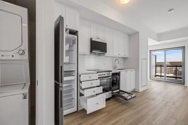 51 Clarington BLVD #430, Clarington, ON L1C 0A1