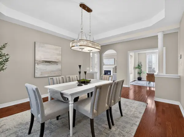 22 Mccombe LN, Vaughan, ON L6A 4G2