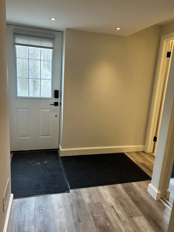 10 Hopkins CRES #Bsmt, Bradford West Gwillimbury, ON L3Z 1R6