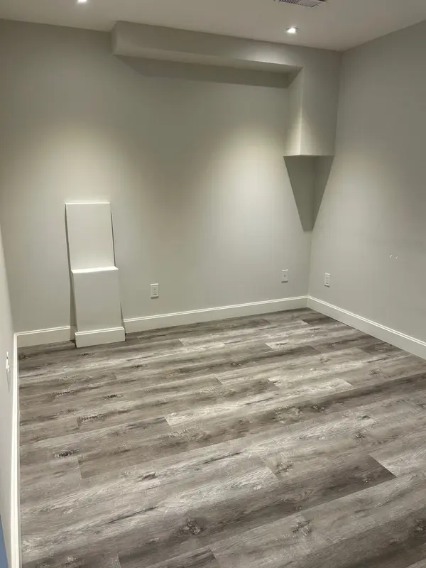 10 Hopkins CRES #Bsmt, Bradford West Gwillimbury, ON L3Z 1R6