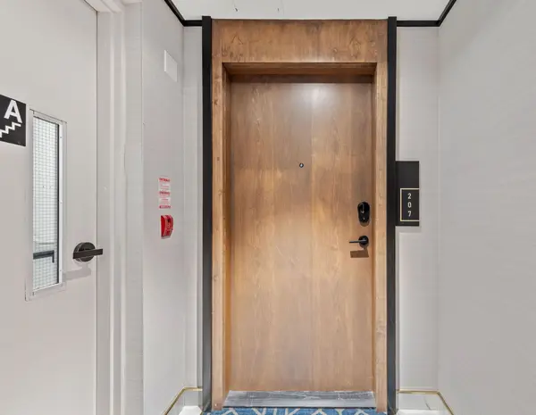 120 Eagle Rock Way N/A #207, Vaughan, ON L6A 5C2