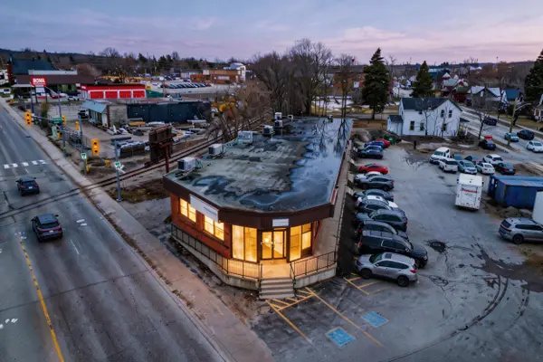 21 Essa RD #1, Barrie, ON L4N 3K4