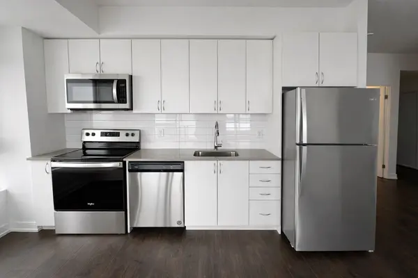 56 Lakeside TER #709, Barrie, ON L4M 7B9