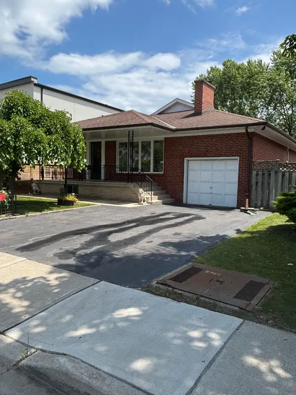 61 Forest AVE, Mississauga, ON L5G 1L3