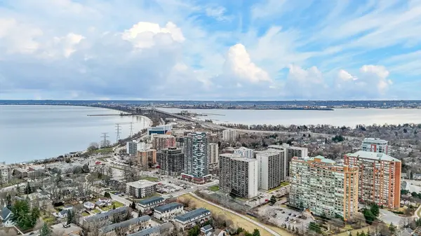 1276 Maple Crossing BLVD #1912, Burlington, ON L7S 2J9