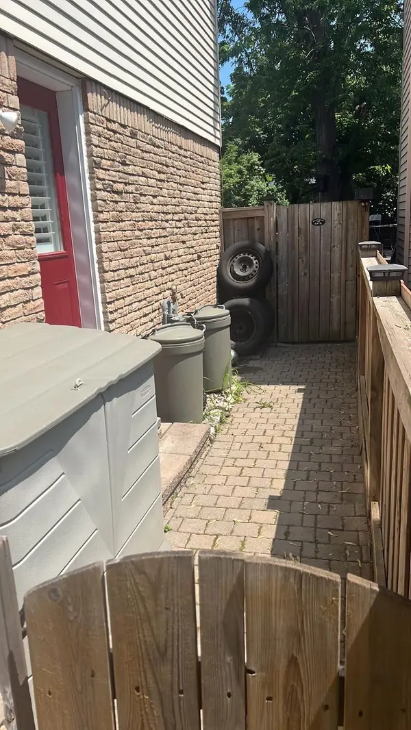 1150 Jamesway BLVD #(Bachelor Basement Apt), Oakville, ON L6H 2Z7