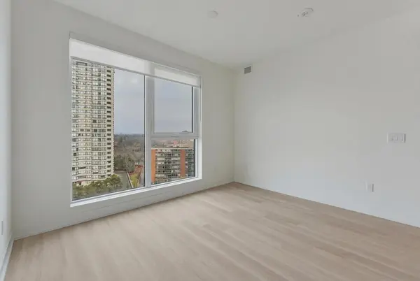 25 Cordova AVE #901, Toronto W08, ON M9A 0E5