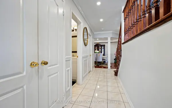 23 Edenvalley RD, Brampton, ON L7A 2M6