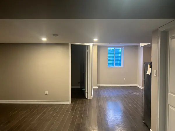 90 canary Close W, Brampton, ON L6X 5L1