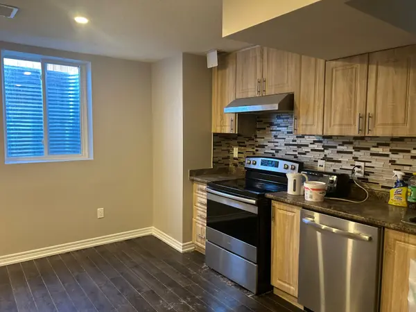 90 canary Close W, Brampton, ON L6X 5L1