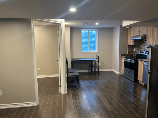 90 canary Close W, Brampton, ON L6X 5L1