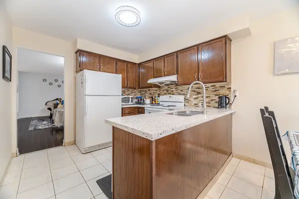 1722 Princelea PL #Room B, Mississauga, ON L5M 3R4