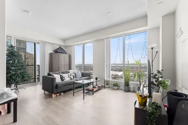 50 Riley RD #1102, Toronto W08, ON M9B 0C5