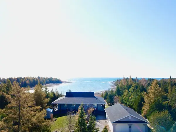 34 HATT ST, Northern Bruce Peninsula, ON N0H 2R0