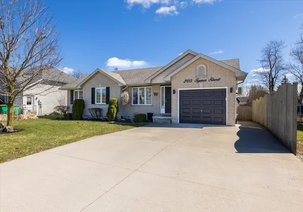 205 Symes ST, Southwest Middlesex, ON N0L 1M0