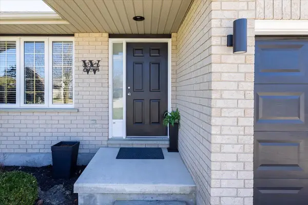 205 Symes ST, Southwest Middlesex, ON N0L 1M0