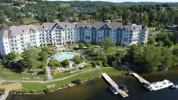 25 PEN LAKE POINT RD #110, Huntsville, ON P1H 1A9