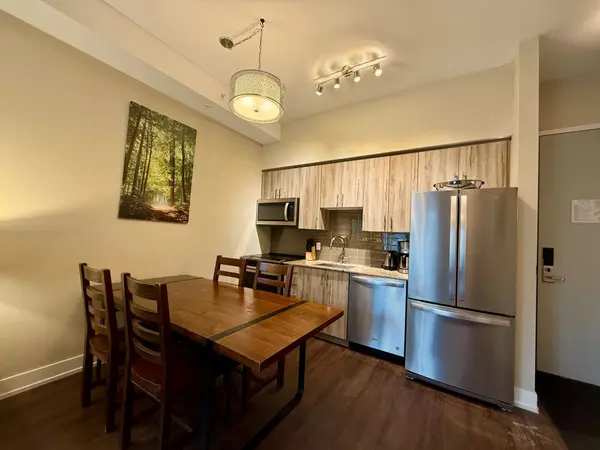 25 PEN LAKE POINT RD #110, Huntsville, ON P1H 1A9