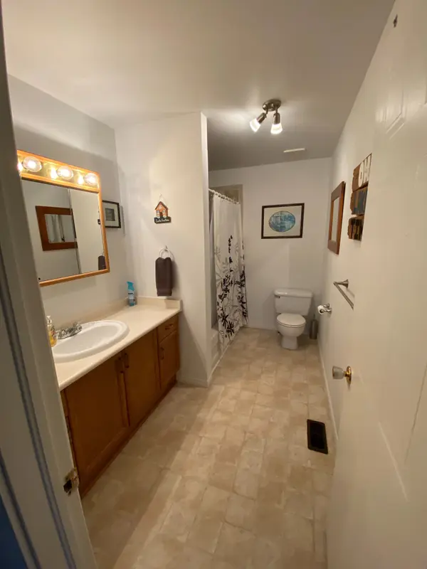 18 Helen ST #UNIT 2, Kawartha Lakes, ON K0M 1A0