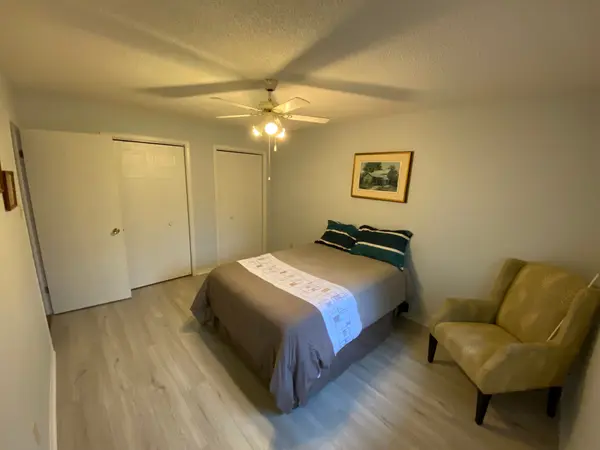 18 Helen ST #UNIT 2, Kawartha Lakes, ON K0M 1A0