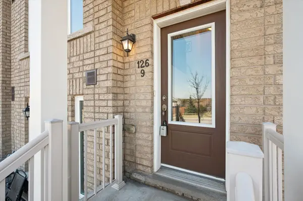 126 Watson Pkwy N #9, Guelph, ON N1E 0P6