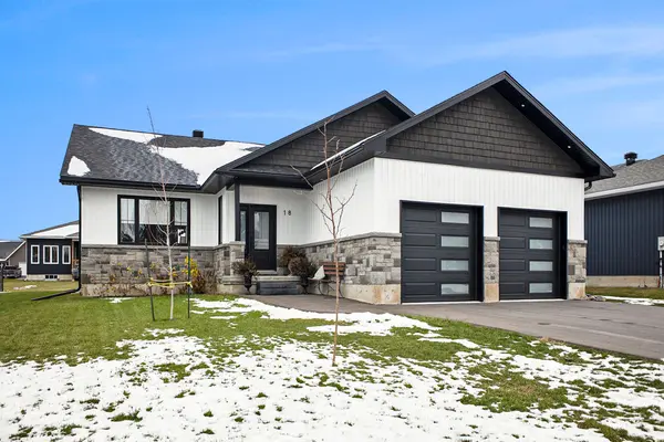 18 Morrison DR, Whitewater Region, ON K0J 1K0