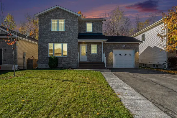 34 Giroux ST, The Nation, ON K0A 2M0