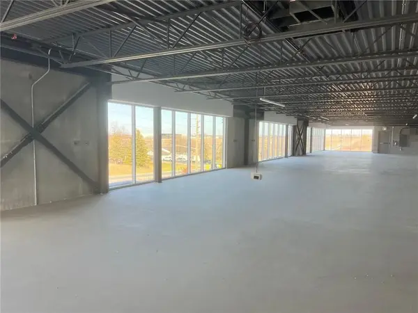 5775 Twenty RD #2nd Floor, Hamilton, ON L0R 1P0