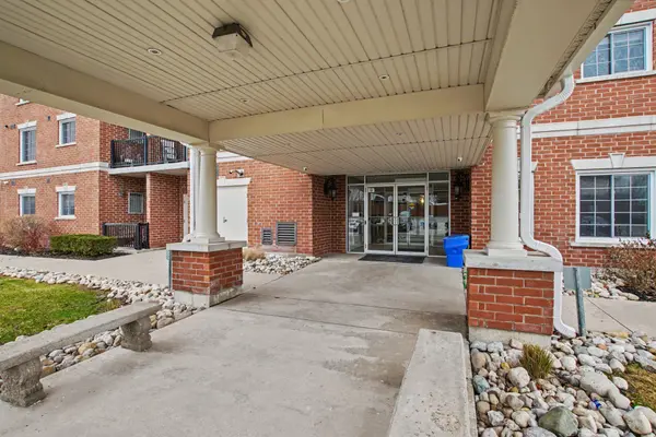 415 Grange RD #409, Guelph, ON N1E 0C4