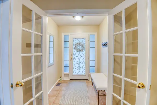 27 Sherk CRES, Kanata, ON K2K 2L3