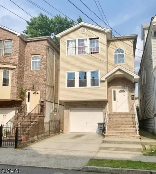 83 Peabody Pl, Newark City, NJ 07104
