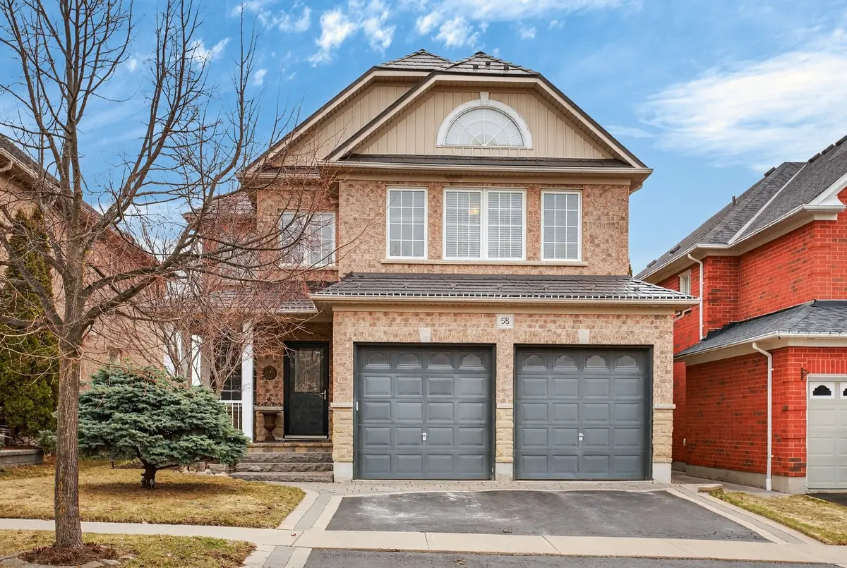 58 Carlinds DR, Whitby, ON L1R 3B8