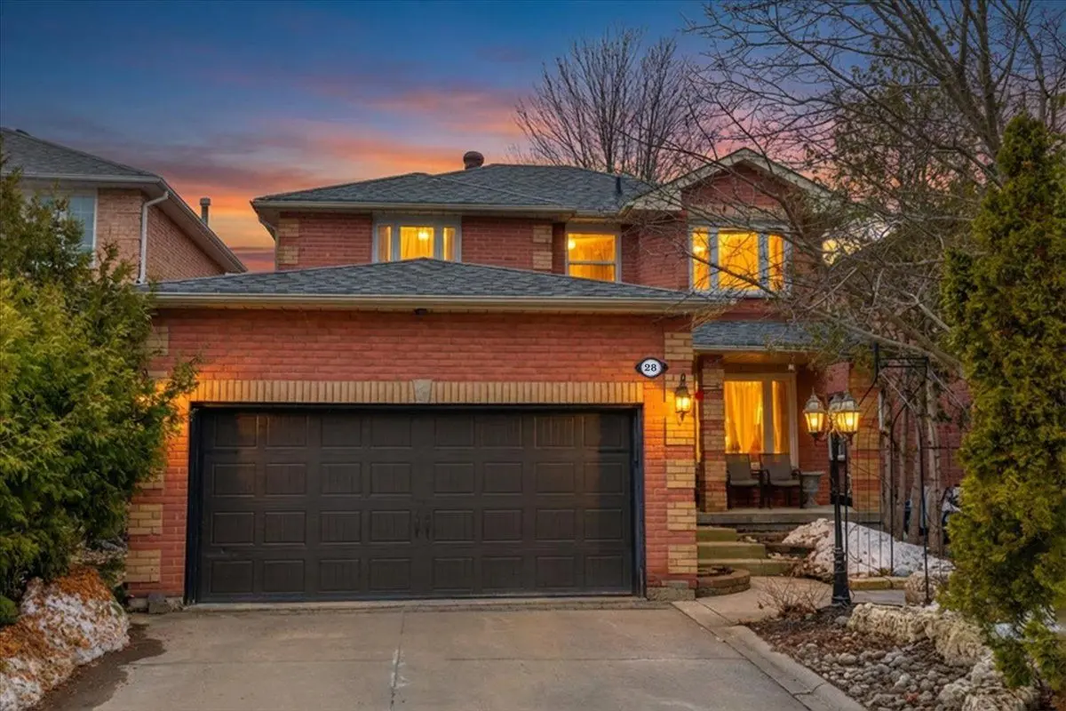 28 Hawkins DR, Barrie, ON L4N 0A6