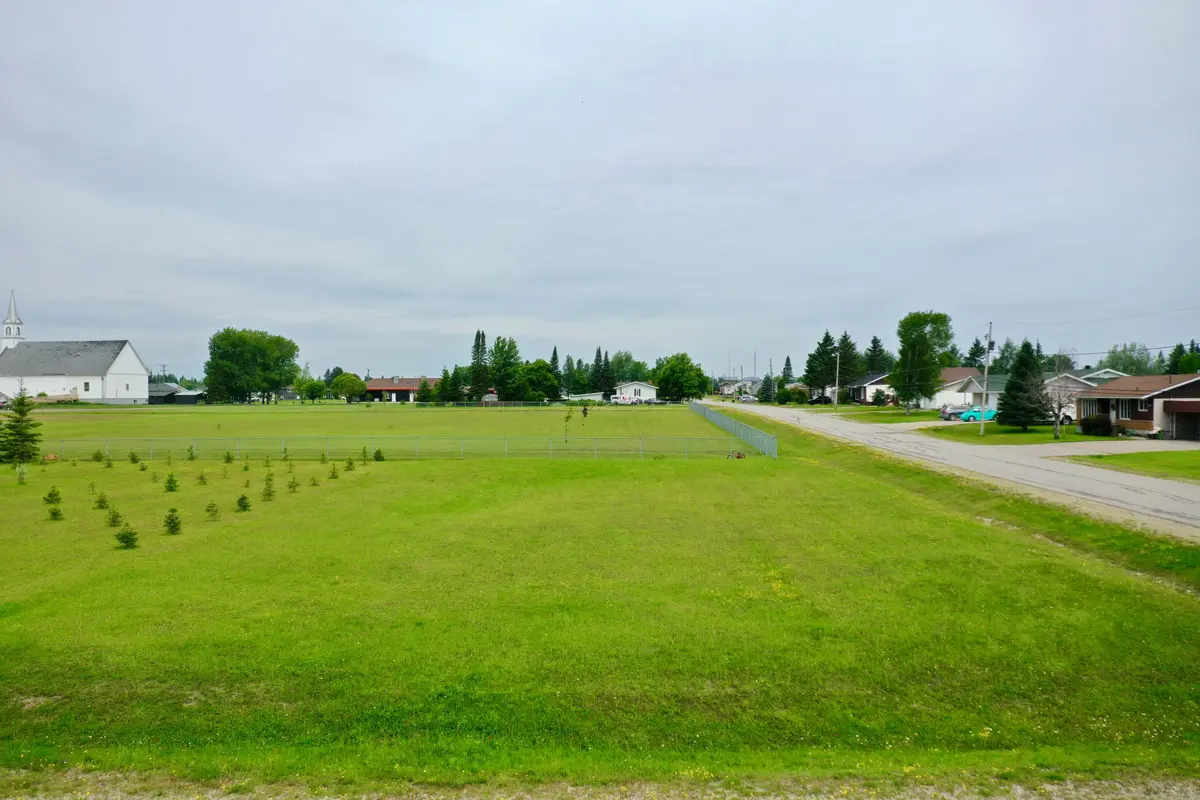 11 Grenier AVE #Val Rita-Harty, Kapuskasing, ON P0L 2G0