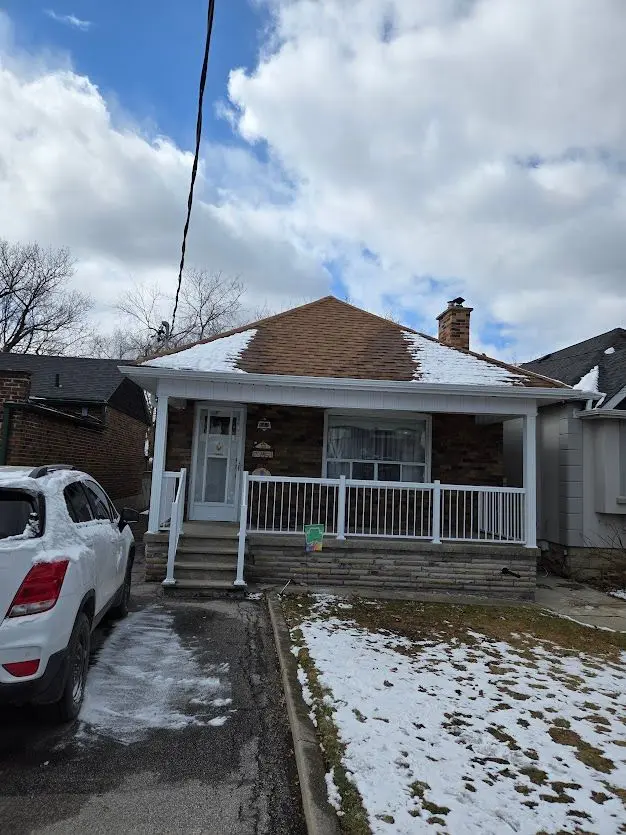 26 Landour AVE, Toronto W03, ON M6M 4J4
