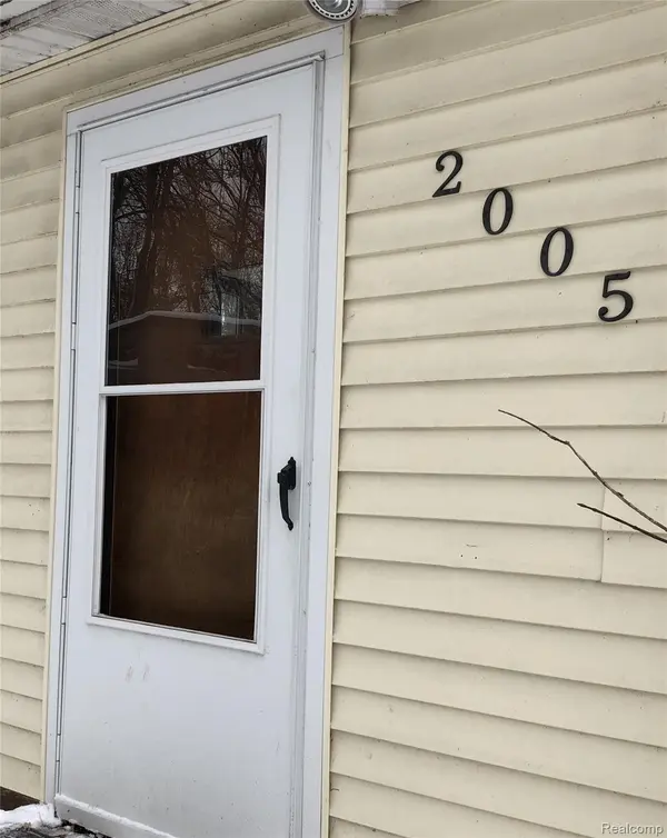 2005 Fairfield AVE, Wixom, MI 48393