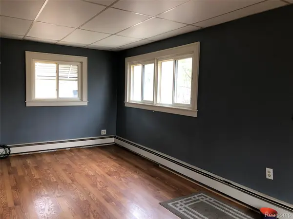 2005 Fairfield AVE, Wixom, MI 48393