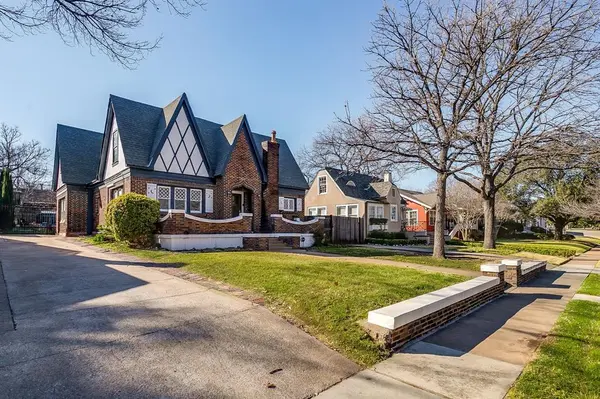 1804 Thomas Place, Fort Worth, TX 76107