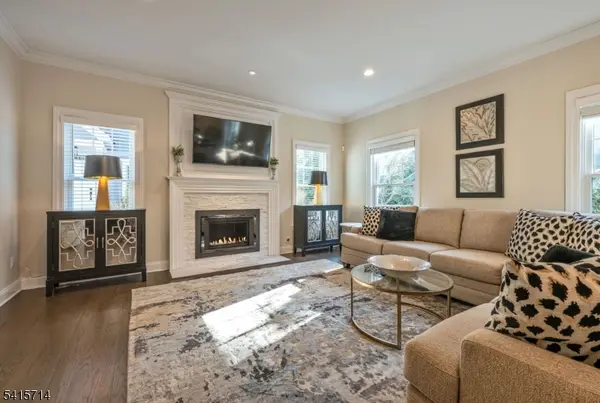 26 Barrister Ct, Fair Lawn Boro, NJ 07410