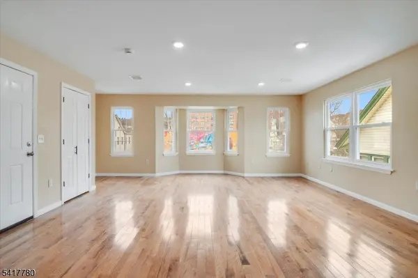 150 N Munn Ave, East Orange City, NJ 07017