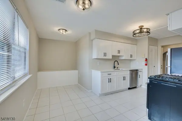 305 Sharon Garden Ct, Woodbridge Twp., NJ 07095