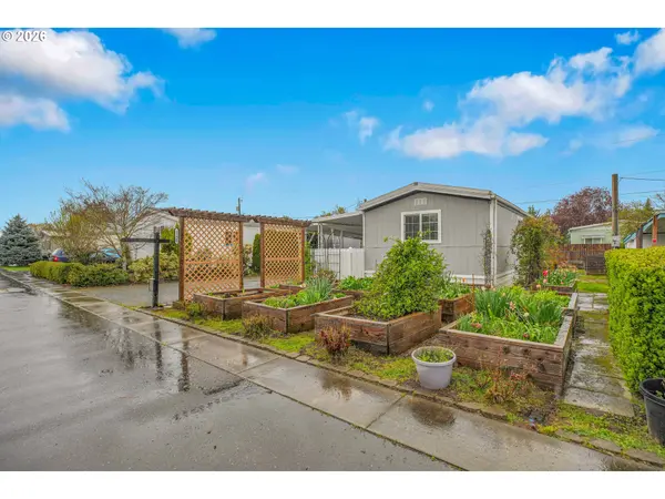 1220 NE KNOWLES DR, Vancouver, WA 98685