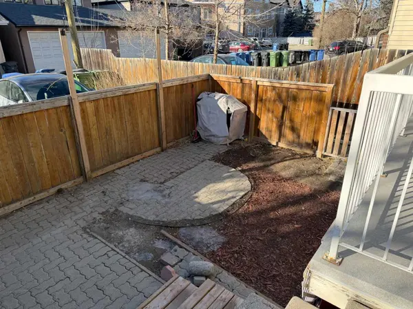 1939 25A ST SW #1, Calgary, AB T3E 1Y6