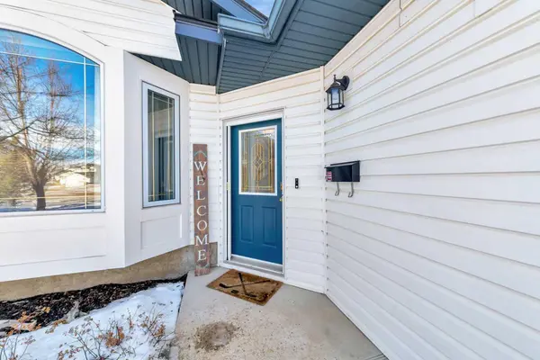 5615 24 ST, Lloydminster, AB T9V 2V1