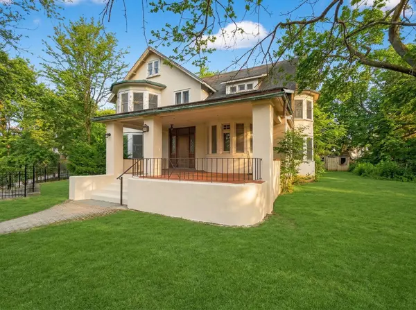 27 Old Yonge ST, Toronto C12, ON M2P 1P6